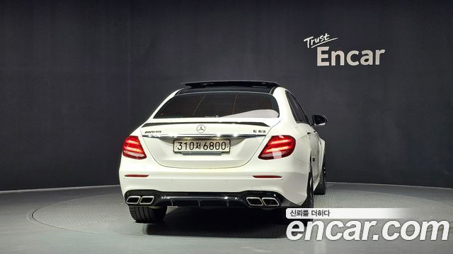 Mercedes-Benz E-Class W213 E63 AMG 4MATIC+ - фото 3