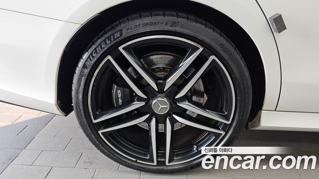 Mercedes-Benz E-Class W213 E63 AMG 4MATIC+ - фото 4