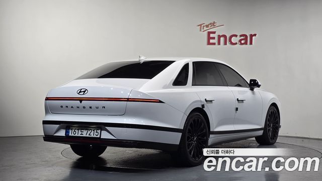 Hyundai Grandeur GN7, гибрид Calligraphy - фото 1