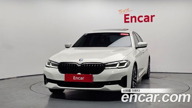 BMW 5-Series G30 530i Luxury - фото 1