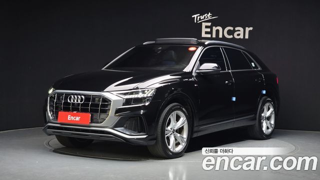 Audi Q8 45 TDI Quattro Premium - фото 0