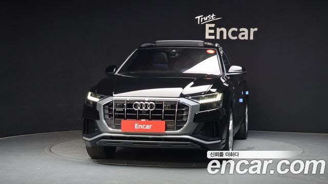 Audi Q8 45 TDI Quattro Premium - фото 2