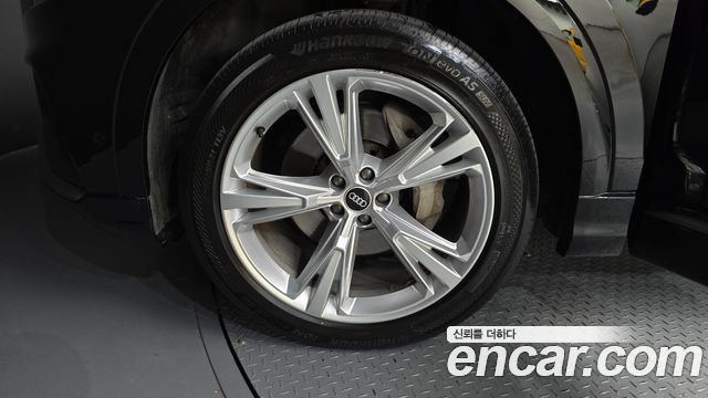 Audi Q8 45 TDI Quattro Premium - фото 4
