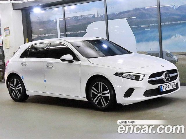 Mercedes-Benz A-Class W177 A220 Hatchback - фото 0