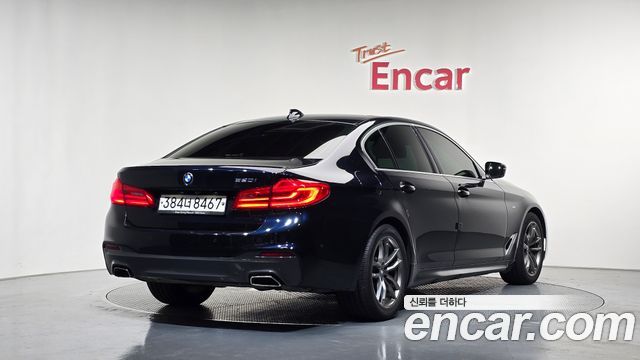 BMW 5-Series G30 520i M Sport - фото 1
