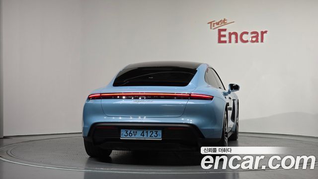 Porsche Taycan 4S - фото 3