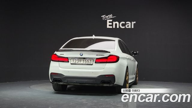 BMW 5-Series G30 M550i xDrive - фото 2