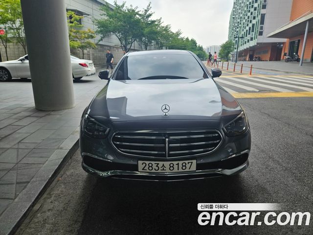 Mercedes-Benz E-Class W213 E300e 4MATIC Exclusive - фото 0