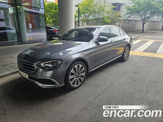 Mercedes-Benz E-Class W213 E300e 4MATIC Exclusive - фото 1