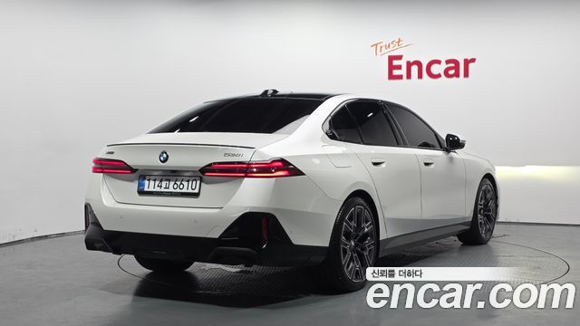BMW 5-Series G60 530i xDrive M Sport Pro Special Edition - фото 1