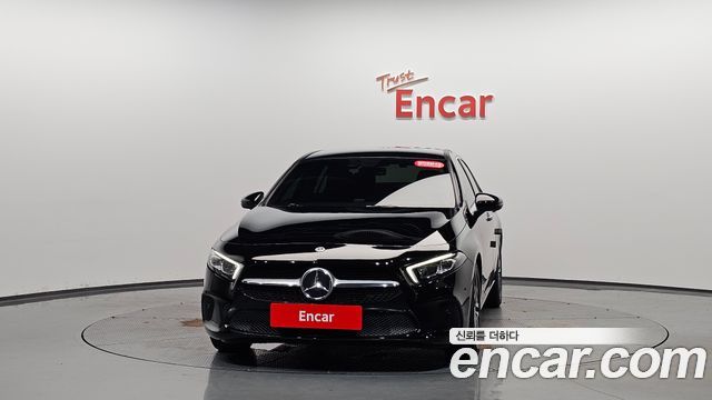 Mercedes-Benz A-Class W177 A220 Sedan - фото 1