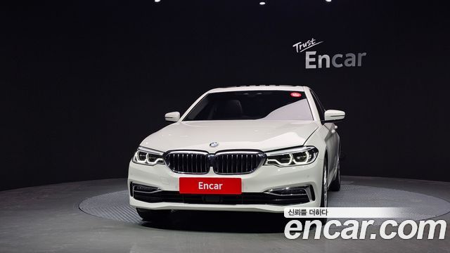 BMW 5-Series G30 530i xDrive Luxury Plus - фото 2