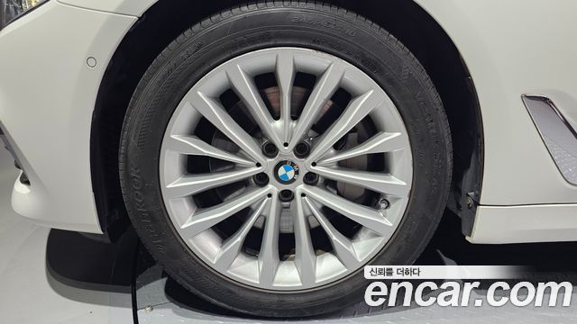 BMW 5-Series G30 530i xDrive Luxury Plus - фото 4