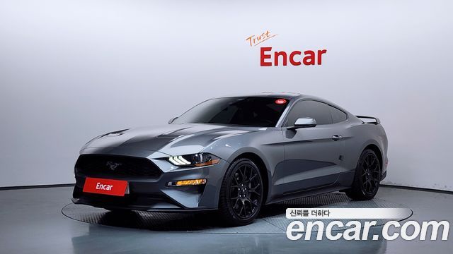 Ford Mustang Coupe - фото 0