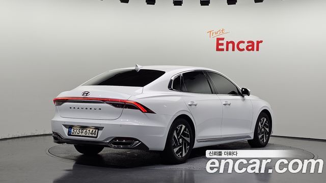 Hyundai Grandeur Новый IG, гибрид Le Blanc - фото 1