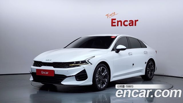 Kia K5 3-го поколения 2.0 Signature - фото 0