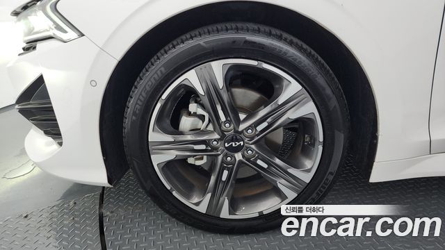 Kia K5 3-го поколения 2.0 Signature - фото 4