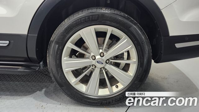 Ford Explorer 2.3 Limited 4WD 5th - фото 4