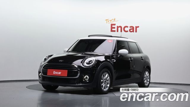 Mini Cooper 5Door HIGH 3rd - фото 0