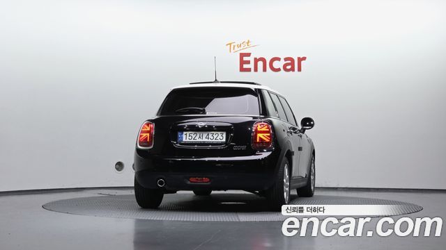Mini Cooper 5Door HIGH 3rd - фото 3
