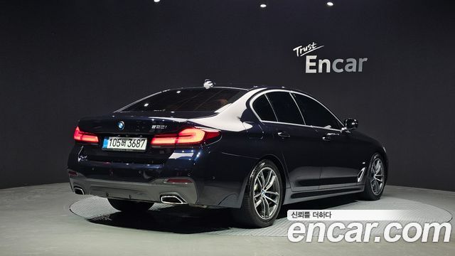BMW 5-Series G30 520i M Sport - фото 1