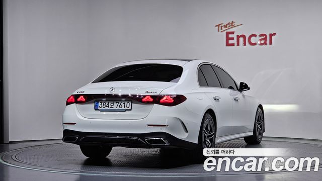 Mercedes-Benz E-Class W214 E300 4MATIC AMG Line - фото 1