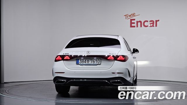 Mercedes-Benz E-Class W214 E300 4MATIC AMG Line - фото 3