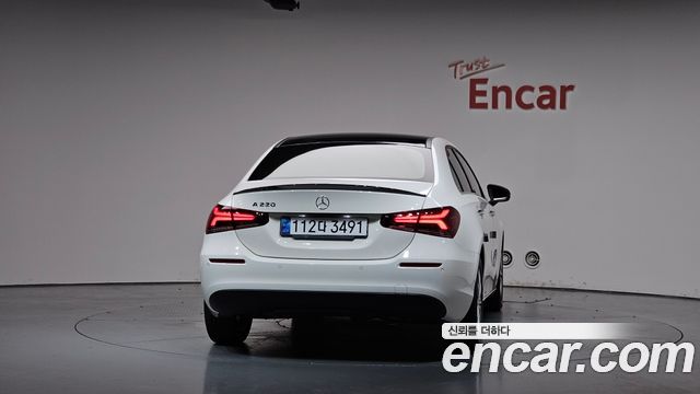 Mercedes-Benz A-Class W177 A220 Sedan - фото 2