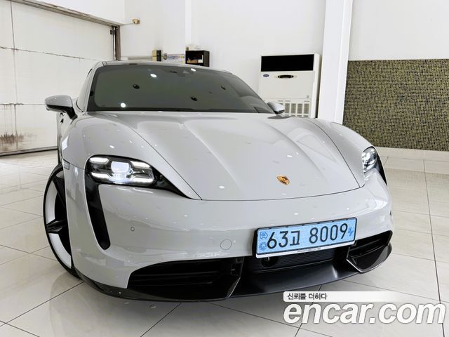Porsche Taycan Turbo S - фото 0