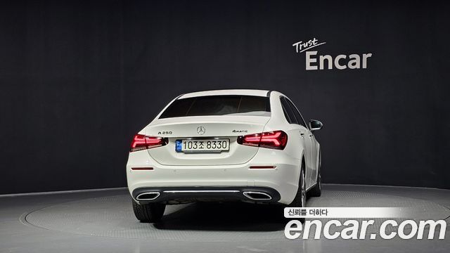 Mercedes-Benz A-Class W177 A250 4MATIC Sedan - фото 3