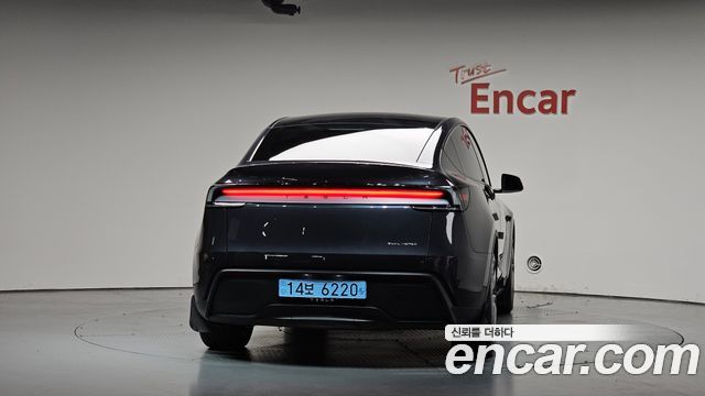Tesla Model Y Long Range AWD - фото 2