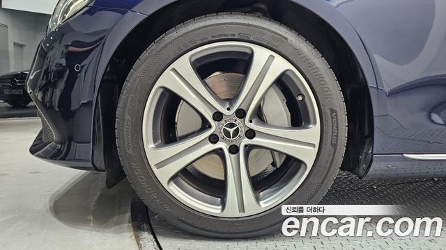 Mercedes-Benz E-Class W213 E300 Avantgarde - фото 4