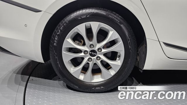 Kia K8 2.5 Gasoline 2WD Noblesse - фото 4
