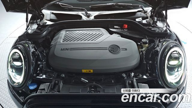 Mini Cooper SE Electric 3rd - фото 4