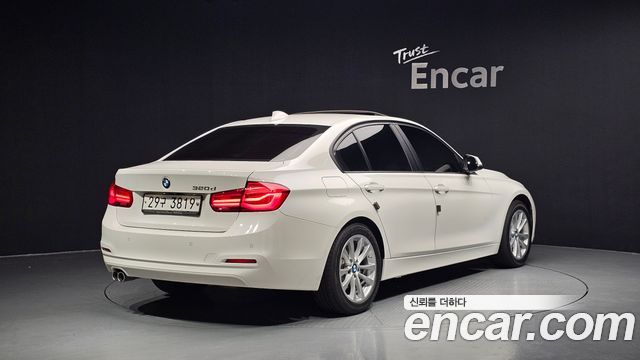 BMW 3-Series F30 320d - фото 1