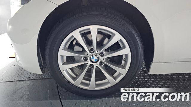 BMW 3-Series F30 320d - фото 4