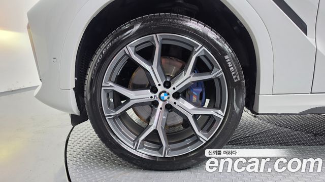 BMW X6 G06 xDrive40i M Sport - фото 4