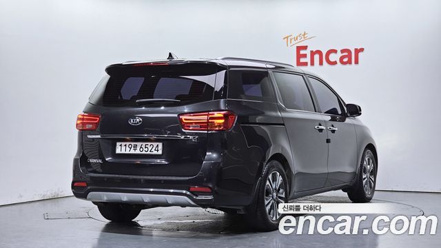 Kia Carnival Новый 9-Seater Luxury - фото 1