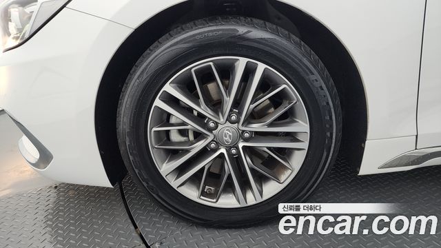 Hyundai Grandeur IG 2.2 Diesel Premium - фото 4