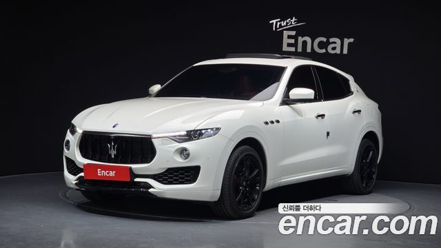 Maserati Levante 3.0 Diesel AWD Sport - фото 0