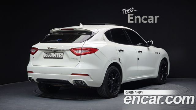 Maserati Levante 3.0 Diesel AWD Sport - фото 1