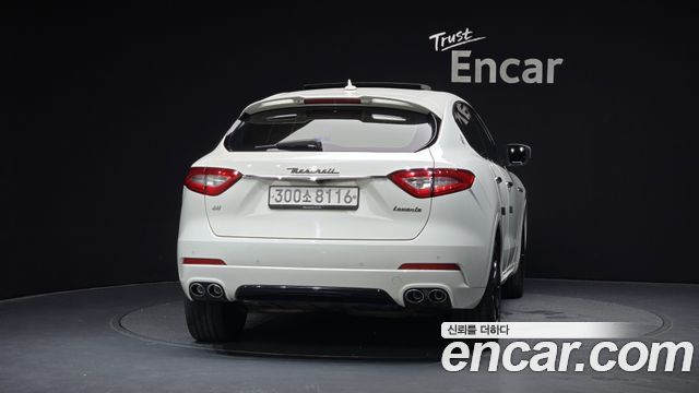 Maserati Levante 3.0 Diesel AWD Sport - фото 3