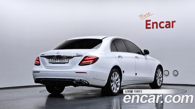 Mercedes-Benz E-Class W213 E300 4MATIC Exclusive - фото 1