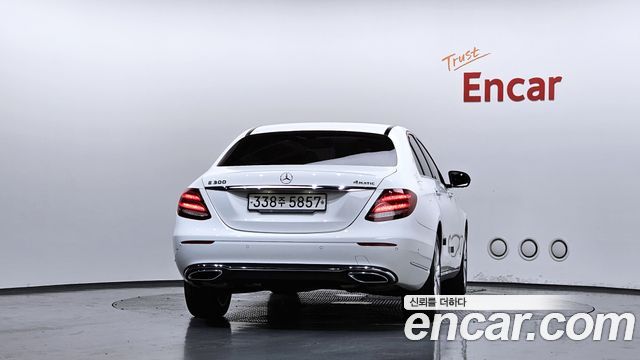 Mercedes-Benz E-Class W213 E300 4MATIC Exclusive - фото 3