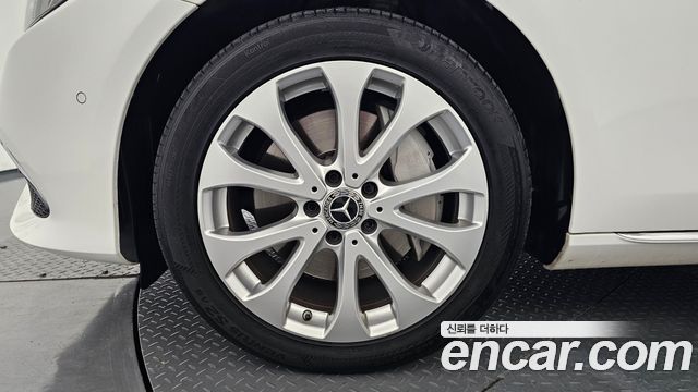 Mercedes-Benz E-Class W213 E300 4MATIC Exclusive - фото 4