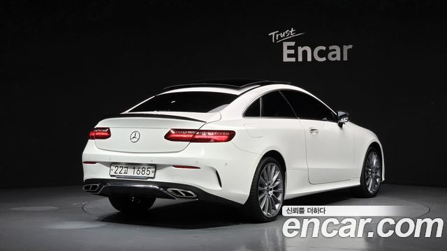 Mercedes-Benz E-Class W213 E220d Coupe - фото 1