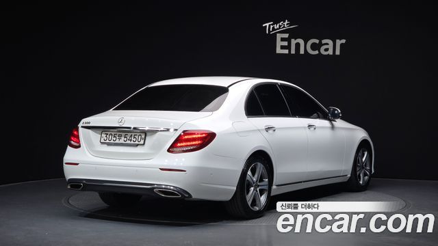 Mercedes-Benz E-Class W213 E300 Avantgarde - фото 1