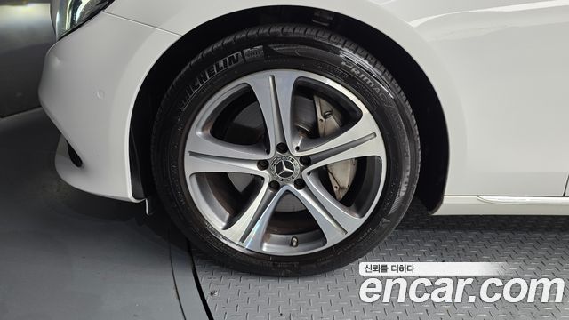 Mercedes-Benz E-Class W213 E300 Avantgarde - фото 4