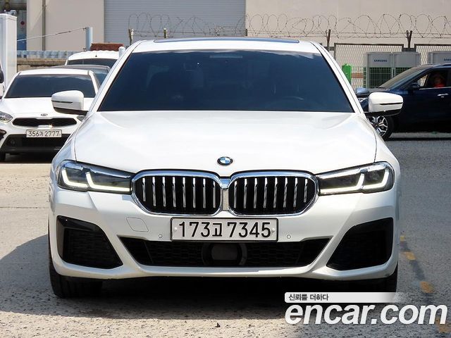 BMW 5-Series G30 530e M Sport - фото 2