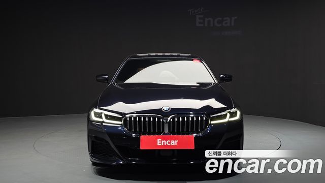 BMW 5-Series G30 520i M Sport - фото 2